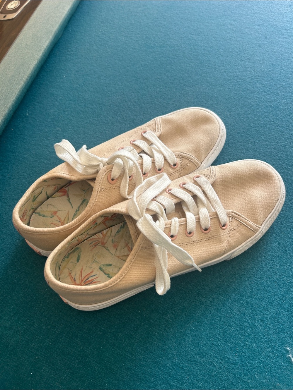Vionic Women's Canvas Sneakers in Light Beige with White Laces